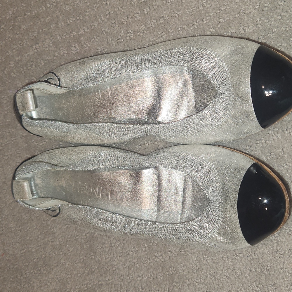 Chanel Silver And Black ballet slippers 38 1/2 [Size 8] - Picture 3 of 13
